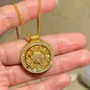 Pendente Ruyi Cinco Bênçãos Ouro Real 24K Galvanizado Retenção Forte de Cor Diamante Escovado Incrustado Roda da Fortuna e Prosperidade