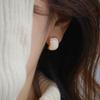 Pendientes geométricos con goteo de aceite color beige perla, moda francesa retro, pendientes de lujo ligero, más vendidos, estilo idéntico al de las celebridades de Internet, pendientes pequeños