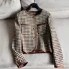 2026 Novo Estilo Elegante Confortável Tecido de Lã Xadrez Elegante Emagrecedor Socialite Casaco Feminino Atacado B5CD37248