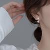 Nalan Plata S925 Diamante Flor de Seis Pétalos Concha Sintética Colgantes Aretes Aretes Simples Elegantes para Mujer M00988