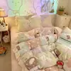 Conjunto de Roupa de Cama Fofo de Lã de Leite Quatro Peças Inverno Plush Dupla Face Capa de Edredom Lençol de Fleece Coral Conjunto de Três Peças para Dormitório