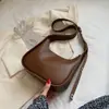 Bolsa Tendência 2023 Nova Versátil Feminina Outono e Inverno Retro Bolsa de Ombro Fashionable Celebridade da Internet Alça Larga Bolsa Transversal