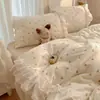 Juego de cuatro piezas de encaje de terciopelo de leche estilo coreano, funda de edredón de forro polar de coral de doble cara engrosada estilo princesa de invierno, juego de sábanas de tres piezas
