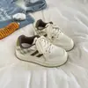 Tênis Casual Branco Estilo Coreano com Patas de Cachorro Desenho Animado para Mulheres 2025 Novo Outono Tênis de Solado Grosso Calçados Femininos Versátil Sapatos de Pão
