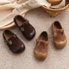 Sapatos retrô de couro para meninas 2026 primavera e outono novos sapatos clássicos estilo britânico de princesa com velcro, sapatos de solteiro únicos e modernos