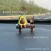 Fruta Sentada en un Banco Adorno para Coche Lindo Ambiente Curativo Adorno para Coche Creativo Adorno Pequeño para la Consola Central del Coche