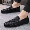 Novos Sapatos Masculinos Estilo Coreano Sapatos Masculinos da Moda Mocas Primavera Sapatos Casuais Sociais Slip-On