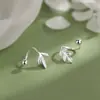Brincos assimétricos de parafuso com folha 2026 novo design popular de nicho estilo minimalista de alta qualidade brincos únicos requintados
