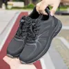 Sapatos Masculinos para Idosos, Tênis de Malha Fly-Woven Macios para Outono, Sapatos 'Dad Shoes' Antiderrapantes e Amortecedores para Homens, Sapatos Casuais para Caminhada ao Ar Livre