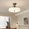 Lámpara de techo retro para dormitorio, lámpara vintage de color crema para cuidado de los ojos, diseño minimalista de estilo americano moderno, iluminación de diseñador de alta gama para salas de estudio