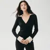 Chique urbano~Suéter de cashmere com blocos de cor e decote V cruzado para mulheres, cardigã de tricô com mangas compridas e corte justo, com gola de lapela