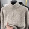 Suéter masculino casual, com meio zíper e gola alta, de uma marca de nicho trendy com design de tricô retrô, minimalista, solto e versátil
