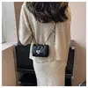 Bolsa de Corrente Pequena com Padrão de Losango Estilo Chanel Feminina 2026 Nova Tendência Fashion Versátil Mini Bolsa Transversal Bolsa Quadrada Pequena de Celebridade da Internet