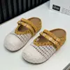 Sapatos Femininos Jia Bu Jia Estilo Birkenstock 2026 Novo Verão Estilo Retrô Bico Fechado Meio Chinelos para Uso Externo, Design Vazado, Chinelos Versáteis Preguiçosos