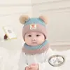 Protección para los Oídos de Bebé de 0-6 Meses Sombrero Infantil Conjunto de Dos Piezas Otoño e Invierno con Gorro de Punto Engrosado a Prueba de Viento y Calentador de Cuello de Cúpula Redonda a Prueba de Frío