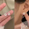 Pendientes de plata 925 con pasador para puestos callejeros y mercados nocturnos, moda coreana para mujer, artículos populares de transmisiones en vivo de influencers, pendientes de lujo ligero al por mayor