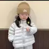 Traje de Invierno para Niñas 2025 Nueva Chaqueta de Algodón Gruesa y Cálida con Capucha para Niños Pantalones Casuales de Terciopelo para Niñas
