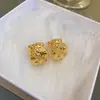 Pendientes Metálicos de Frijol con Aguja de Plata Galvanizada en Oro Real Pendientes Sencillos de Nicho Joker Pendientes de Lujo Ligero de Gama Alta para Mujer Venta al por Mayor