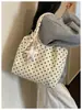 Bolso tote minimalista de lunares transfronterizo para mujer, nueva colección 2026, bolso de mano y bandolera versátil de alta gama de pana