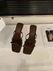 Primer Encuentro con las Sandalias Slip-On de Cuña Estampado de Leopardo para Mujer, Adecuadas para Uso en Exteriores, Nuevo Modelo 2026, para Combinar con Faldas, Sandalias de Tira Fina, Tacones Plateados