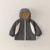 Outono 2026 Jaqueta Estilosa Nova para Menino Jaqueta Cool Tendência Fofa Roupas Esportivas Infantis Jaqueta Casual