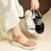 Sandalias Casuales Ligeras Versátiles de Verano para Mujer 2026 Nueva Moda Cuña Suela Gruesa Suela Suave Estilo Suave Zapatos de Playa