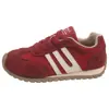 Atacado 2026 Primavera/Outono Novos Tênis de Treino Alemães Femininos Sola Plana Tênis Forrest Gump Retro Casuais Esportivos Respiráveis Versáteis Tênis de Lona