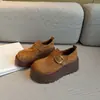 Sandálias Birkenstock femininas plataforma sola grossa para aumentar a altura, novos mocassins slip-on verão 2026, sapatos casuais versáteis