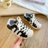 Tênis Infantil Shell Head Board Shoes 2026 Outono Novo Estilo Moda Unissex Kids Sapatos Casuais Tendência Sapatos Esportivos para Exterior Tendência