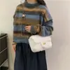 Hebilla de Cierre Única Bolso de Felpa Elegante Bolso de Hombro Cruzado de Felpa Nuevo Bolso Cuadrado Pequeño Otoño e Invierno Bolso Versátil de Felpa con Cadena