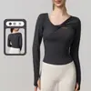 Nuevo Top de Yoga con Patrón de Corazón Calado Retorcido Manga Larga Cuello Cuadrado Irregular Corte Ajustado Ropa Deportiva Top de Baile Fitness