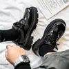 Zapatos casuales británicos de moda para hombre que aumentan la altura, zapatos de cordones para exteriores con suela gruesa y punta grande, zapatos derby de color liso resistentes al desgaste a la moda