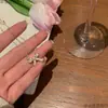 Colar Retrô Europeu de Aço Titânio para Mulheres Pingente de Pérola Versátil Estilo Ins Corrente de Clavícula de Nicho Ornamento