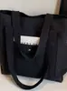 Bolso de lona de gran capacidad para el trabajo y las salidas, bolso de tela de un solo hombro para libros de arte y estudiantes, ideal para desplazamientos diarios y viajes.