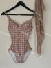 Nuevo Traje de Baño Entero Sexy de Alta Gama a Cuadros Americano Retro para Mujeres que Cubre la Carne y Pechos Pequeños para Vacaciones en la Playa