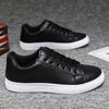 Novos Sapatos Brancos de Verão 2026 para Homens, Tênis da Moda Estilo Coreano, Sapatos Casuais Versáteis e Modernos em Couro Macio, Tamanho Grande