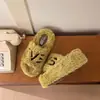 Chinelos de Plataforma Grossa Estilo Coreano para Aumentar a Altura com Uma Tira para Mulheres 2026 Outono/Inverno Novos Chinelos Peludos Versáteis Casuais de Pelúcia para Outerwear