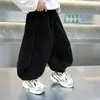 Calça Lanterninha de Inverno para Meninos em Chenille com Forro de Fleece 2025 Novo Estilo Coreano Calças Casuais Estilosas para Crianças Calças de Bebê Tendência