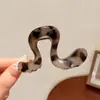 Pinza Geométrica Minimalista para el Cabello con un Toque de Lujo, Pinza de Garra para el Cabello para Media Coleta en la Parte Trasera de la Cabeza, Elegante Accesorio para Cola de Caballo Alta, Pequeño Adorno para el Cabello