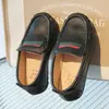 Novo Modelo 2025 Sapatos de Tecido Slip-On para Meninos, Mocassins Infantis para Primavera, Verão, Outono, Tênis Estilo Coreano, Sapatos Casuais para Meninos