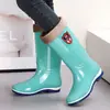 Botas de lluvia impermeables y antideslizantes de caña media para mujer, de alta calidad, engrosadas, duraderas y resistentes al desgaste, con forro de felpa para mayor calidez