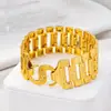 Pulseira Banho de Ouro em Latão, Corrente Tanque Masculina Dominadora com Padrão de Flor de Carro Arroz, Fabricante de Joias de Alta Qualidade em Ouro Areia Vietnamita Retrô