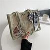 Bolsa Grande de Alta Qualidade e Estilosa para Mulheres 2021 Nova Moda Tendência Bolsa de Mão Bordada Design Nicho Lenço de Seda Bolsa de Ombro