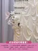 2026 Fundo de Casamento Decoração de Local Decoração de Recepção de Casamento Roupão de Noivado Branco Estilo Francês Fundo para Foto de Hotel