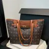 Bolsa de mão estilosa e versátil, coleção outono 2026, projetada para mulheres, grande capacidade, adequada para o dia a dia, estilo retrô, bolsa tote da moda