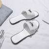Sandálias Slip-On Pretas Retro Francesas Super Emagrecedoras 2026 para Mulheres, Sandálias de Meio Chinelo Planas de Verão para Mulheres