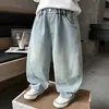 Pantalones de primavera y otoño para niños 2026 nuevo estilo coreano geniales pantalones vaqueros curvos para niños, pantalones rectos de otoño