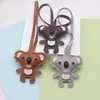 Bolsa con colgante de llavero de koala de peluche de cuero lindo, regalo para mejores amigos, accesorio de mochila y bolso escolar de nicho