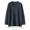 Suéter feminino de cashmere com fenda lateral, gola V, manga longa, caimento solto, casual, versátil, suéter de tricô liso para outono e inverno