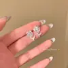 Brincos de Flor de Rosa Vazada em Zircônia Brilhante para Mulheres, Luxo Leve, Alta Qualidade, Brincos Requintados, Design de Nicho, Brincos Deslumbrantes